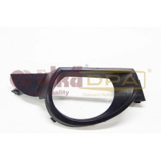 рамка противотуманной фары правая