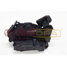 замок двери задней левой