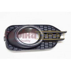 рамка противотуманной фары правая с хромом