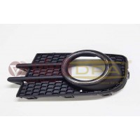 рамка противотуманной фары левая с хромом