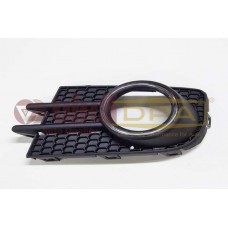 рамка противотуманной фары левая с хромом