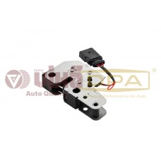 замок капота