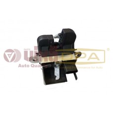 замок двери багажника