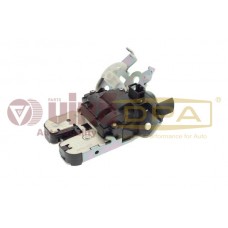 замок двери багажника