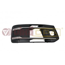 заглушка бампера правая