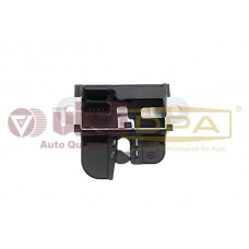 замок двери багажника