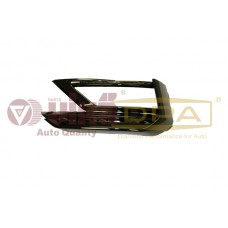 рамка противотуманной фары левая