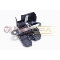 замок двери багажника