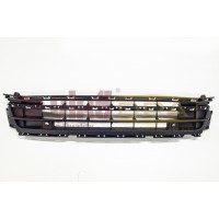 решетка бампера переднего центральная