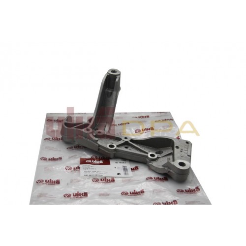 кронштейн рычага подвески правый