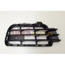 заглушка бампера переднего правая