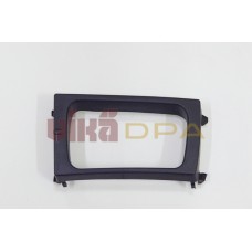 рамка противотуманной фары левая