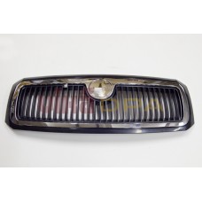 решетка радиатора в сборе