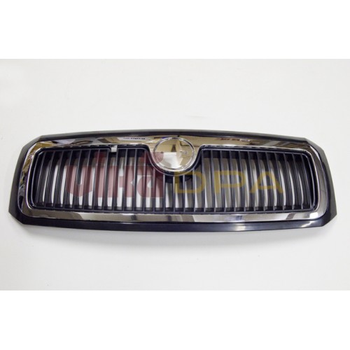 решетка радиатора в сборе