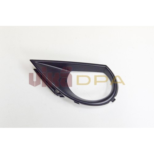 накладка противотуманной фары левая