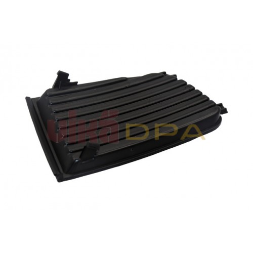 заглушка противотуманной фары левая