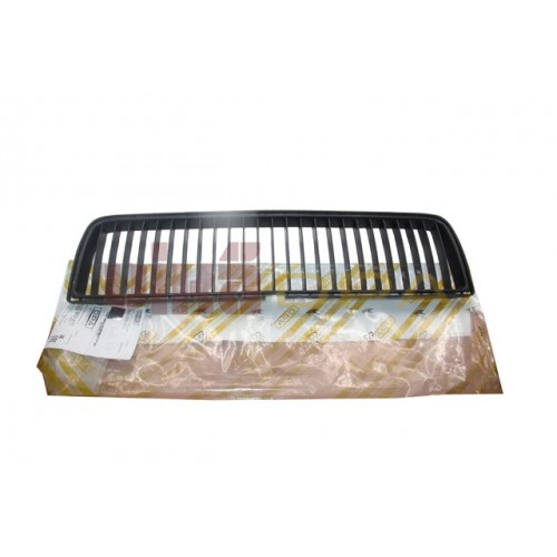 решетка бампера центральная