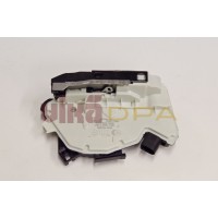 замок двери задней правой