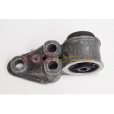 сайлентблок задней балки левый