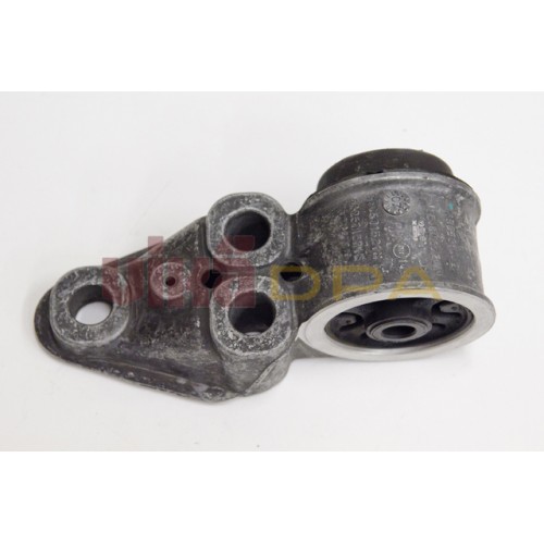 сайлентблок задней балки левый