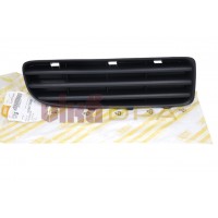 заглушка бампера переднего правая