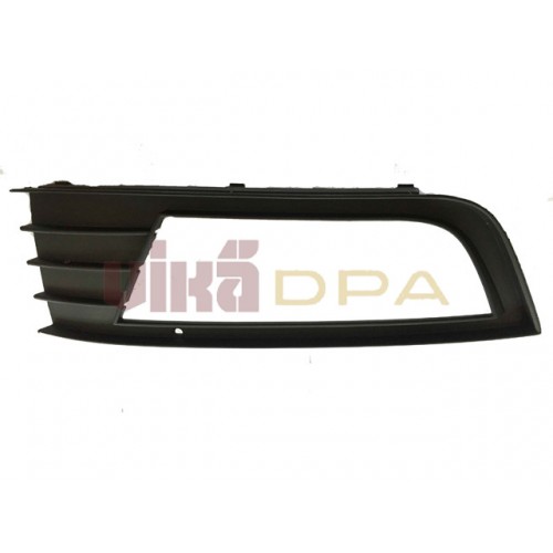 рамка противотуманной фары правая