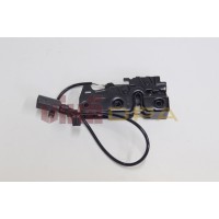 замок капота