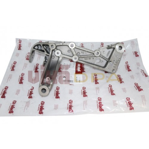 кронштейн рычага подвески левый