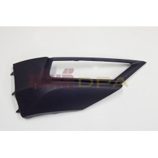 рамка противотуманной фары правая