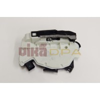 замок двери задней левой