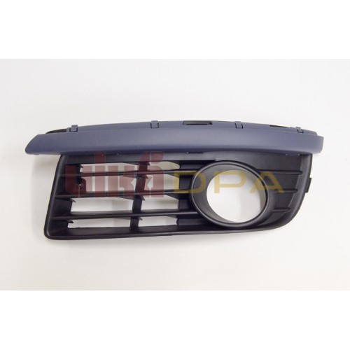 заглушка бампера переднего левая