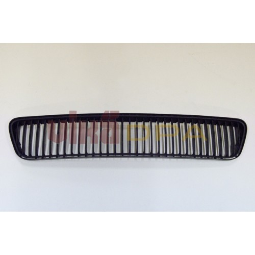 решетка бампера переднего центральная