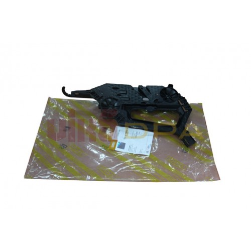 кронштейн фары правой