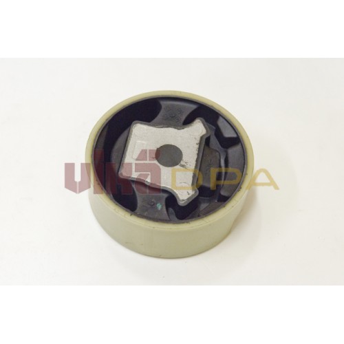 сайлентблок передней балки нижний