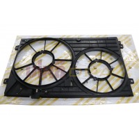 кожух вентиляторов (радиатора и кондиционера)