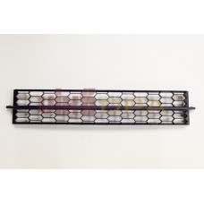 решетка бампера переднего центральная