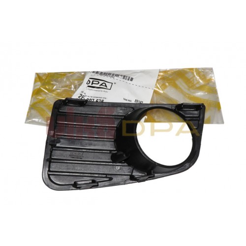 рамка противотуманной фары правая