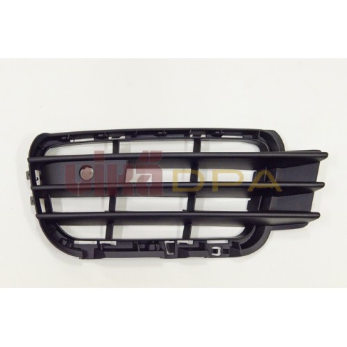 заглушка бампера переднего левая