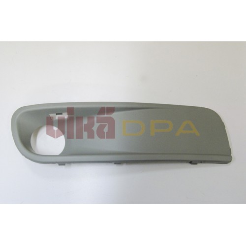 заглушка противотуманной фары правая