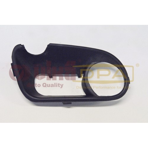 рамка решетки бампера левая