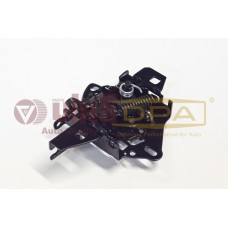 замок капота (нижняя часть)