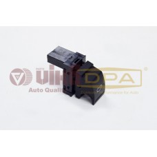 клавиша управления крышки багажного отсека